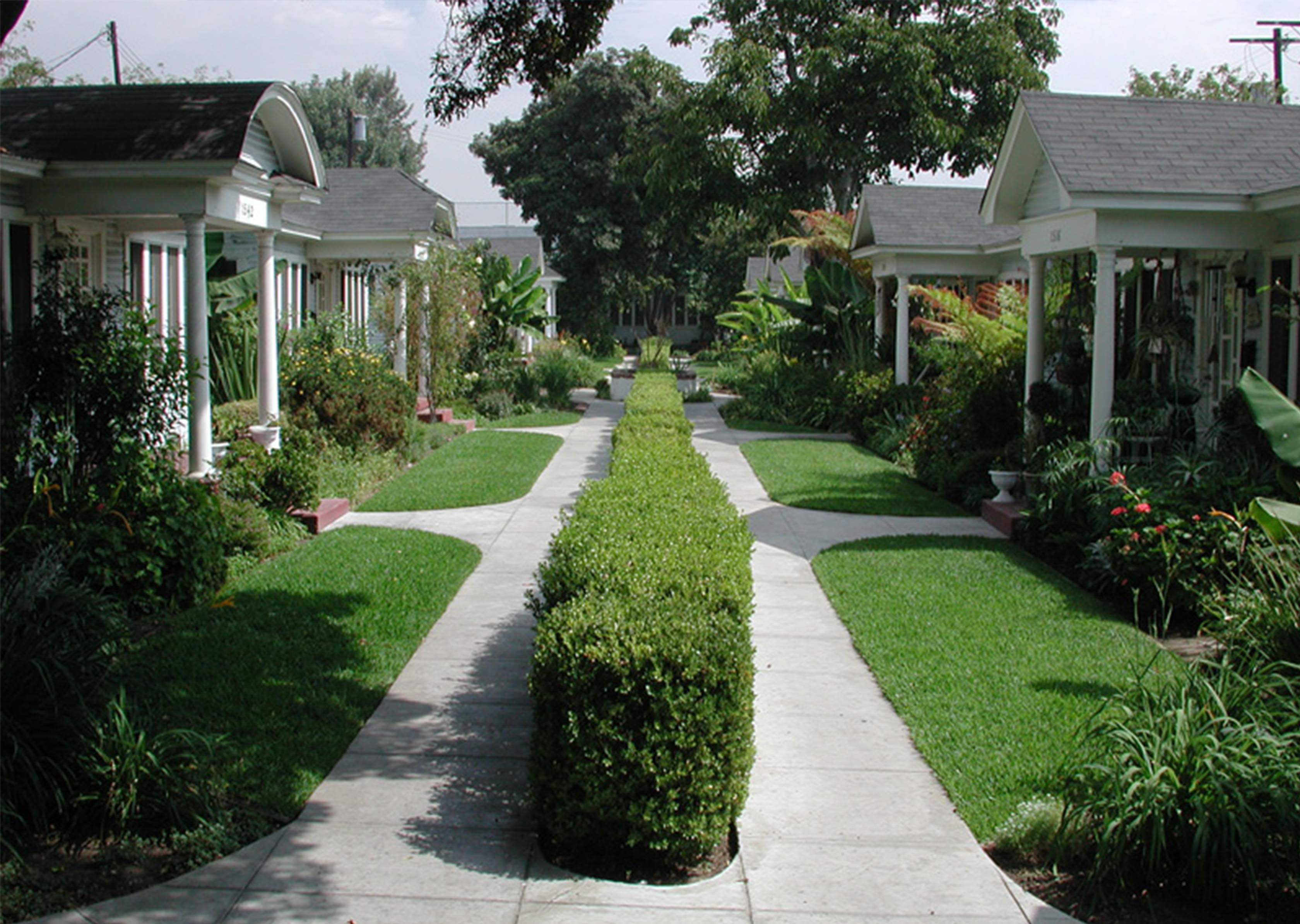 St.-Andrews-Bungalow-Court